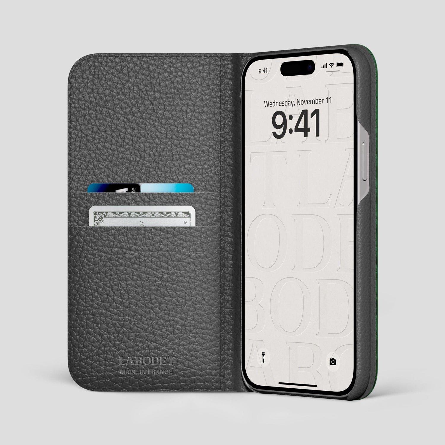 Sustainable iPhone 15 Pro MagSafe Case black